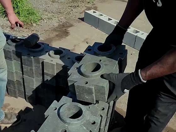 Tak se staví dnes: Plastbeton, cihla budoucnosti