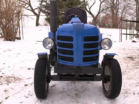 Modrý traktor
