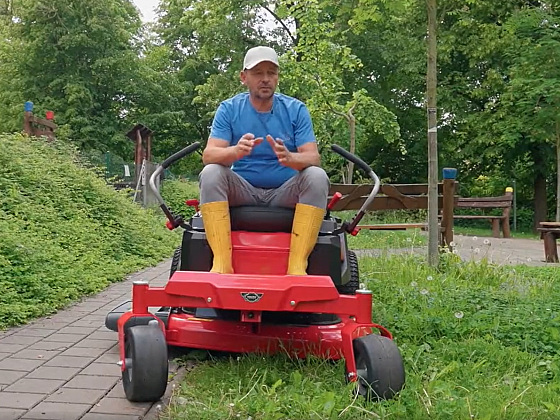 Jak sekat rovné travnaté plochy rychle a efektivně