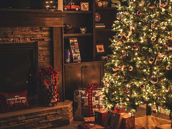 otevřít: 8 největších nebezpečí, která na vás číhají pod vánočním stromečkem