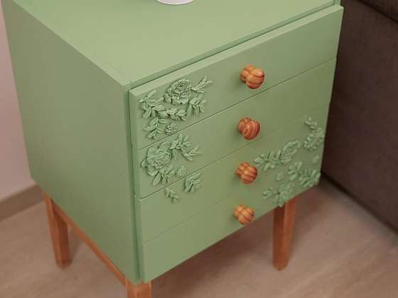 Renovace nočního stolku