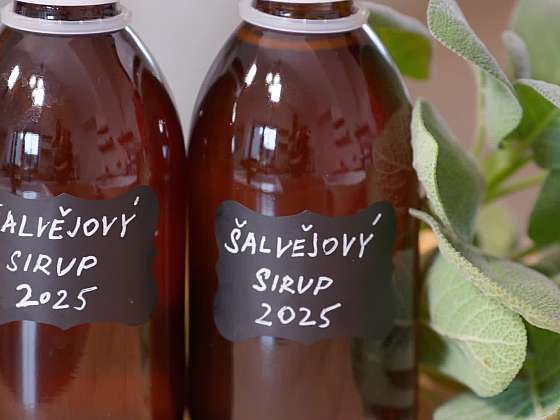 Výroba bylinných sirupů