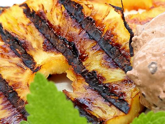 Opilý ananas na grilu: Letní recept Ládi Hrušky 