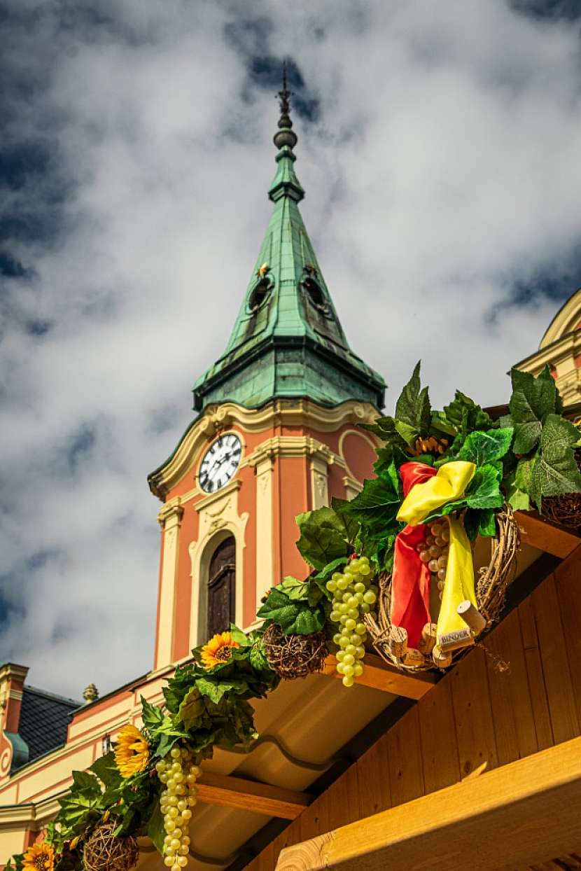 Hořínský zámek je nepřístupný, projdete ale zámeckým parkem