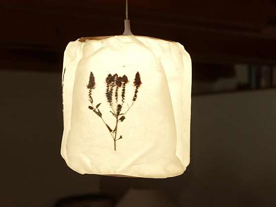 Vyrobte si letní lampion z průhledného papíru
