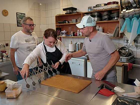 Medové řezy: sladká legenda, která voní po babičce i moderních trendech