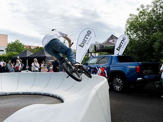 Otevřít článek/video: Praha 12 otevřela nejdelší betonový modulární pumptrack