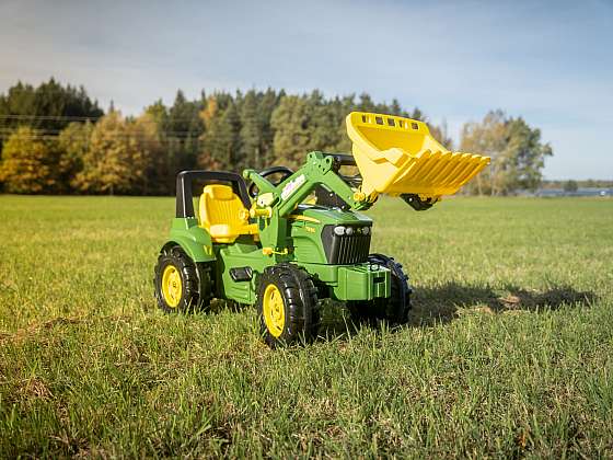 Soutěž z Receptáře: Vyhrajte Rolly Toys, šlapací traktor s nakladačem od Agrozetu