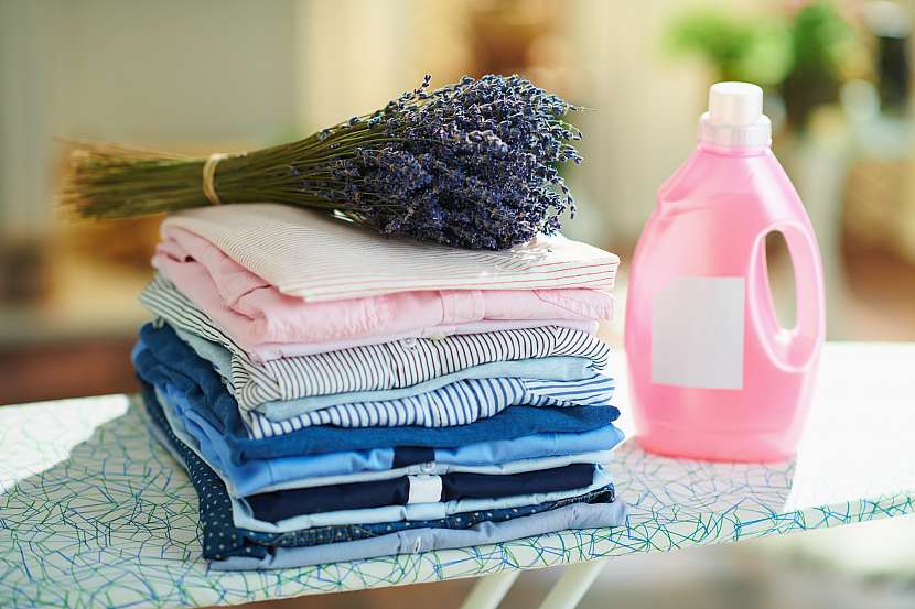 Co dělat, aby vaše prádlo vonělo, jako by schnulo venku? (Zdroj: Depositphotos)