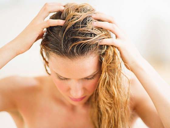 Jak na přírodní péči o vlasy