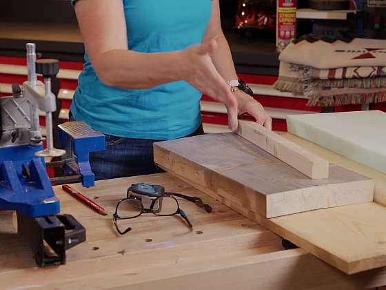 Čalouněná rustikální stolička