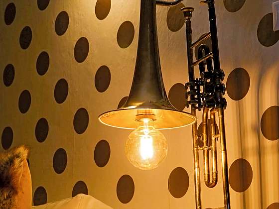 otevřít: Vyrobte si netradiční lampu ve vintage stylu