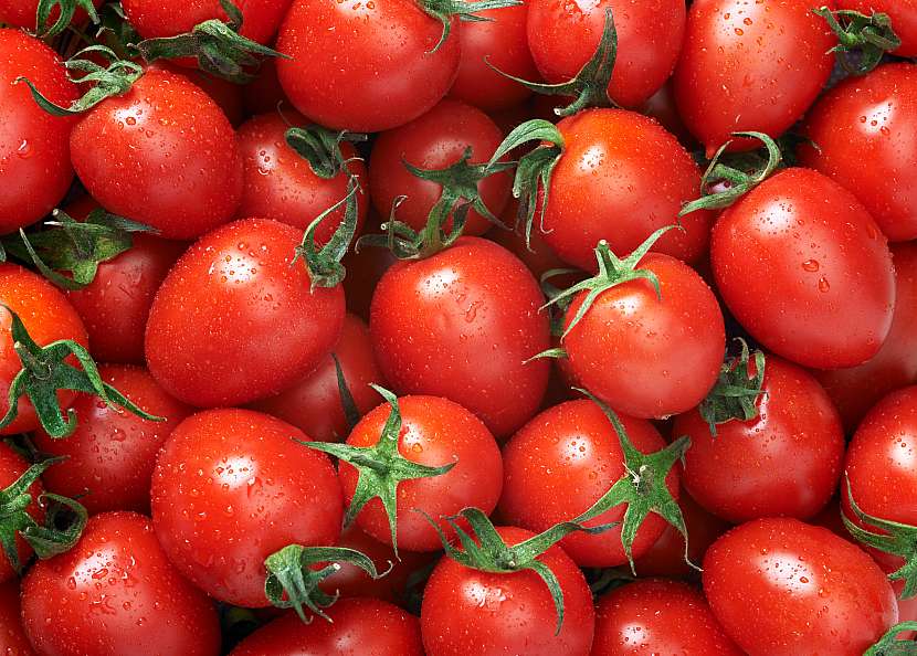 Nadúrodu rajčat můžeme využít a připravit si zásoby na zimu (Zdroj: Depositphotos)
