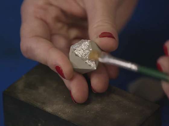 Jak si z betonu vyrobit krásný šperk