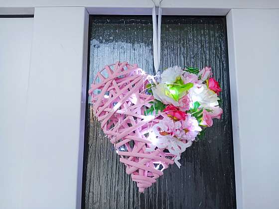 otevřít: Výzdoba domovních dveří jako oslava svátku zamilovaných
