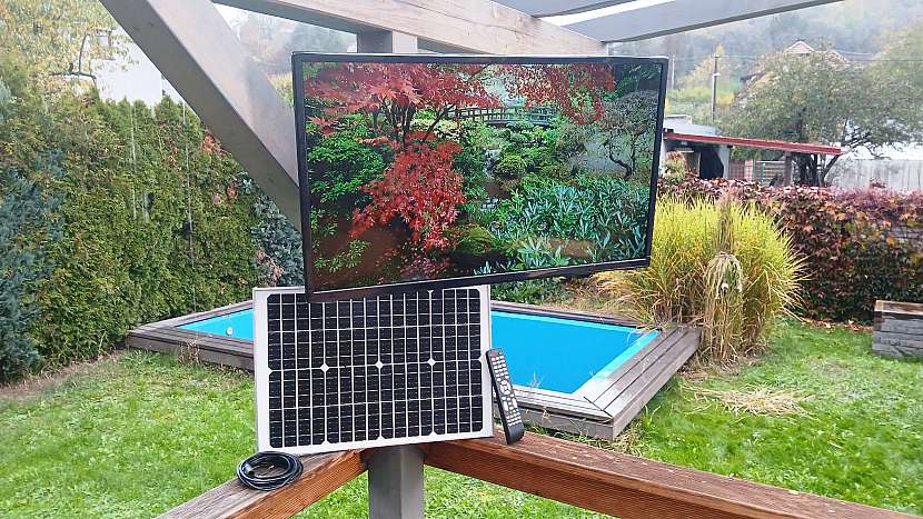 Solární televize má úhlopříčku 84 cm a dobu provozu až 8 hodin