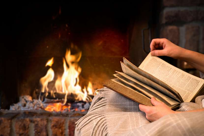 Začtěte se o dlouhých zimních večerech do knihy Strom splněných přání (Zdroj: Depositphotos)