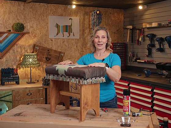 Z dílny rovnou do obýváku: čalouněná stolička, která má víc stylu než sedačka