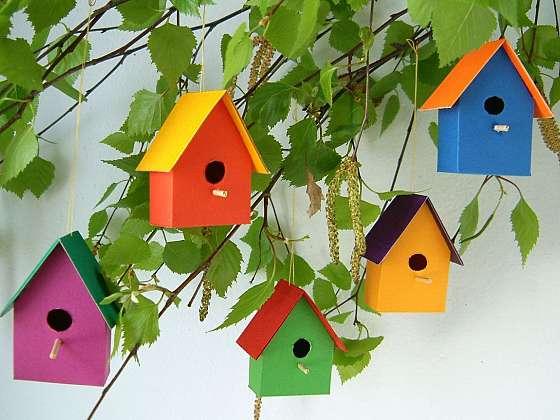 Vyrobte si dekorativní ptačí budky