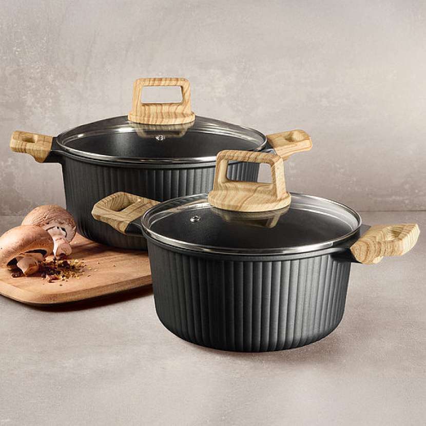 Produkty jsou k dostání v kamenných prodejnách Woolworth a potěší nejen designem a praktičností, ale i příznivou cenou, většinu z nich pořídíte do 200 Kč