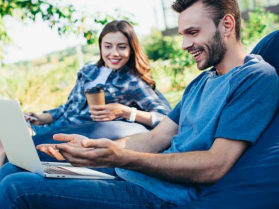 Online posezení aneb co by nemělo chybět na „skypeparty“ s přáteli