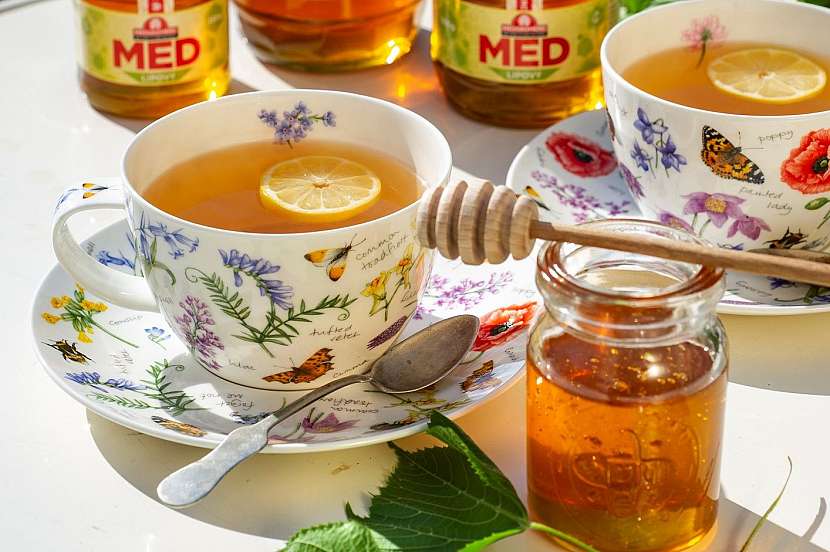 Draslík, který je v medu obsažen, pomáhá při chřipce a snižuje horečku, jelikož vyvolává pocení a usnadňuje vykašlávání hlenů