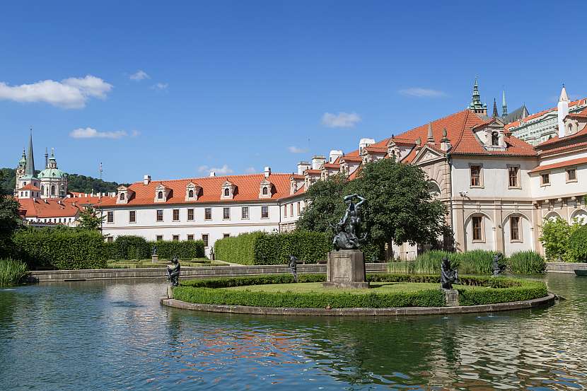 Výstava 30 let pelhřimovských rekordů ve Valdštejnské zahradě v Praze (Zdroj: Depositphotos)