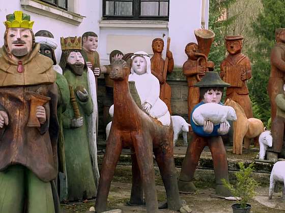 Vlastnoručně vyřezávané dřevěné sochy