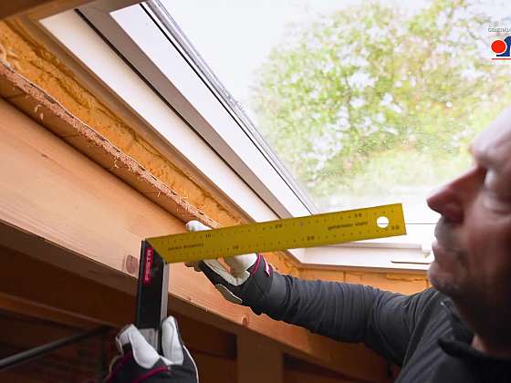 Začištění střešních oken a nátěr střechy