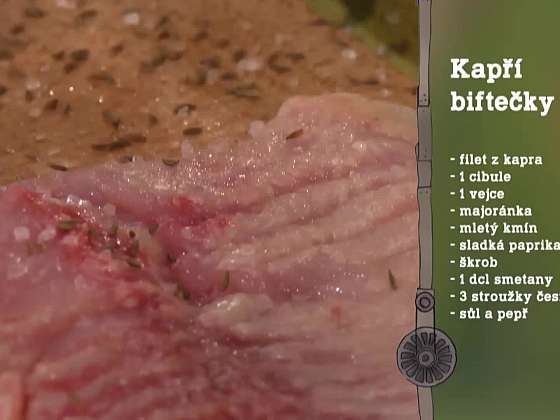 Recept na kapří biftečky s česnekovo-koprovým dipem.