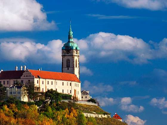 Nechte se provést po historickém Mělníku se sklenkou vína