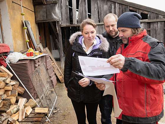 otevřít: Chcete začít s rekonstrukcí domu či bytu? V dnešní době se budete muset spolehnout sami na sebe stejně jako manželé Kabátovi