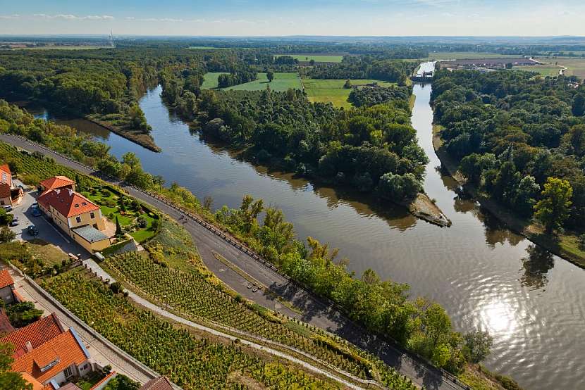 Míjet budete i soutok Labe s Vltavou