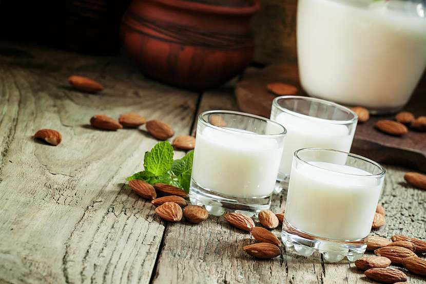 Objevte zázračné mandlové mléko, které vás omladí a posílí (Zdroj: Depositphotos)