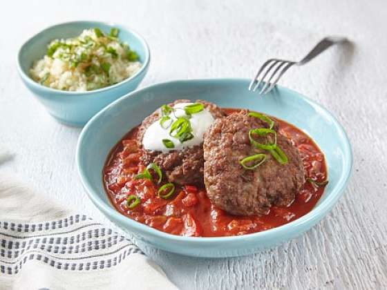 Chilli placky s pikantní omáčkou a koriandrovým kuskusem