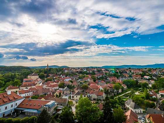 Kolik může průměrná česká rodina ušetřit za elektřinu?