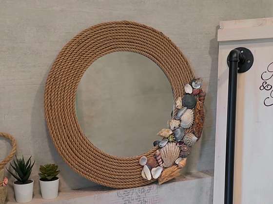 Zrcadlo z mušlí