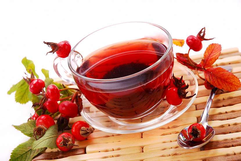 Šípkový čaj vařily již naše prababičky, jeho účinnost proti nachlazení byla známá (Zdroj: Depositphotos)