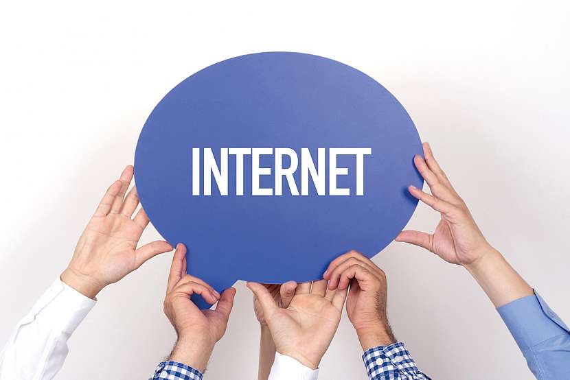 Ne každý dům má přístup k optice nebo kabelovému rozvodu — a tady nastupuje mobilní internet jako plnohodnotná alternativa