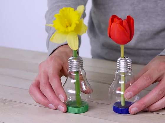 Jak ze žárovky vyrobit vázu