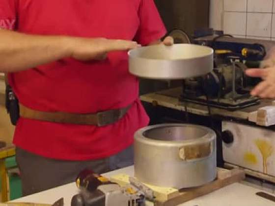 Jak vyrobit krmítko pro domácí mazlíčky z hrnců
