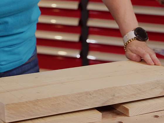 Čalouněná rustikální stolička