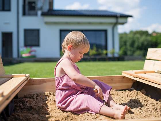 Jak zařídit pískoviště pro děti na zahradu?