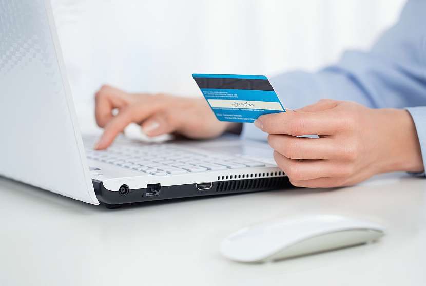 Když kupujete zboží s odloženou platbou, nemůže se stát, že by e-shop držel vaše peníze