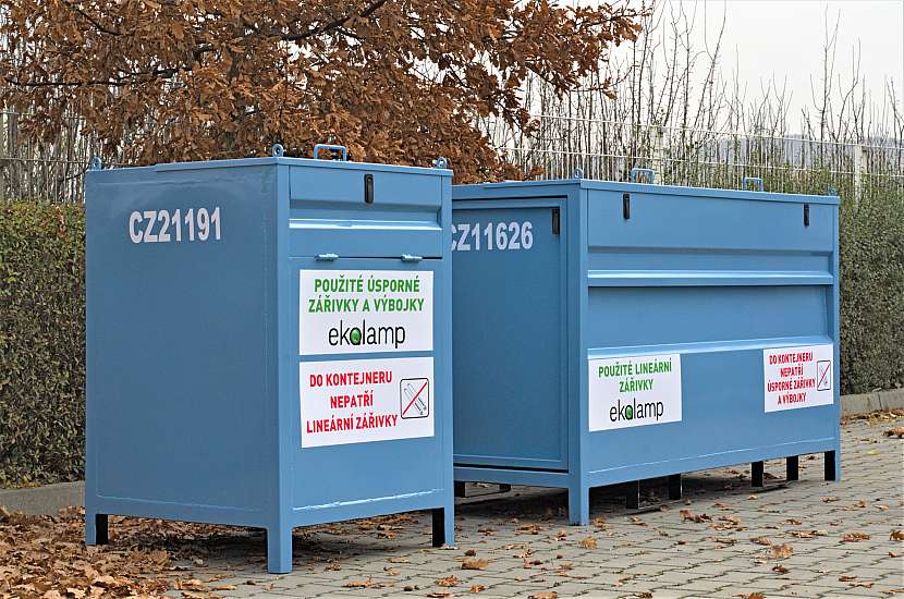 Kontejnery na elektroodpad pomohou lidem s recyklací světelných zdrojů (Zdroj: EKOLAMP)
