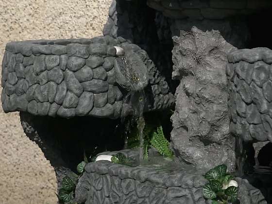 Krásná betonová fontána
