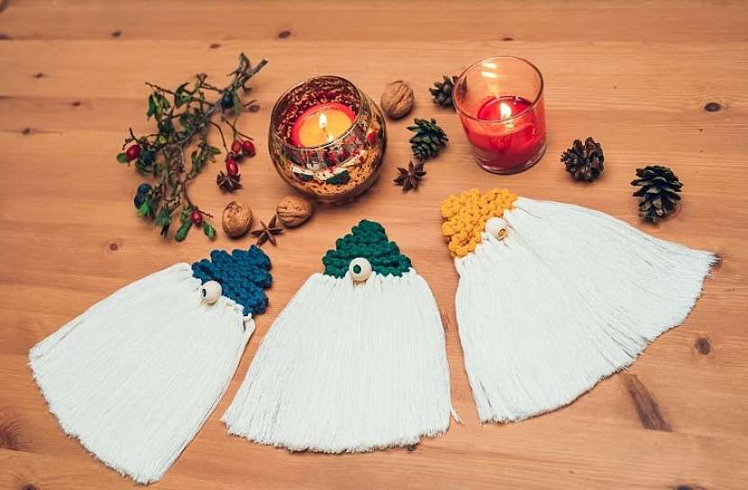 Vánoční skřítek z dekorace macramé může být i hezkým dárkem
