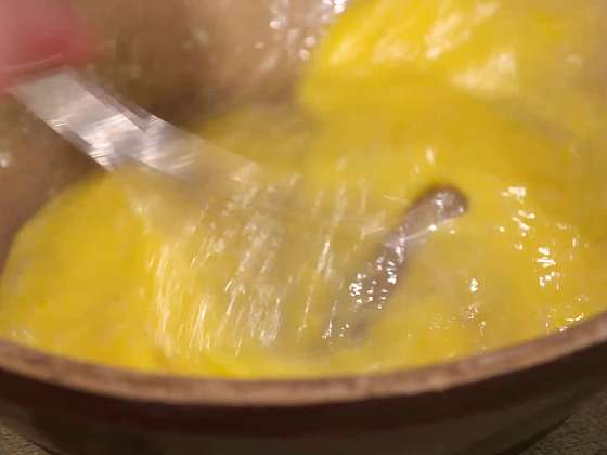 Šlehání vejce s máslem