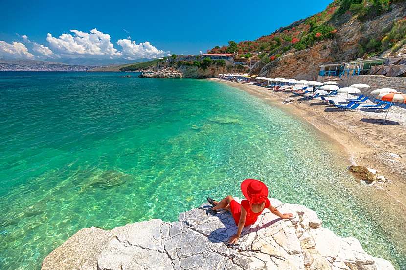 Albánie se rychle stává oblíbenou destinací díky svým nedotčeným plážím a malebným pobřežním městům