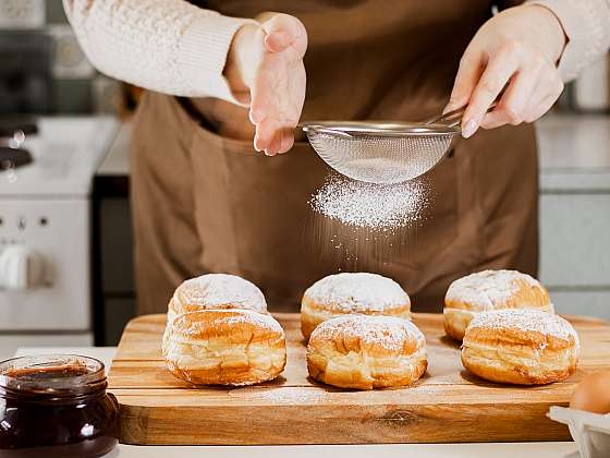 Pokud chcete být po celý rok zdraví, musíte mít ve čtvrtek večer mastnou pusu